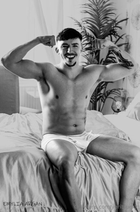 寝取られ異人種間OnlyFans エロチック 写真