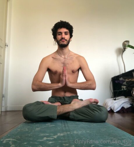 巨根ゲイOnlyFans ヌード 写真