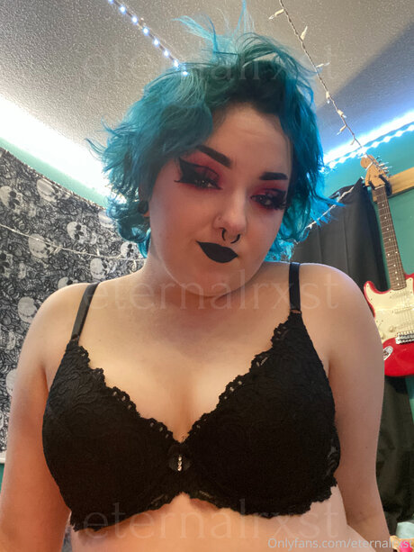 Eternalrxst ホットなポルノスター 写真