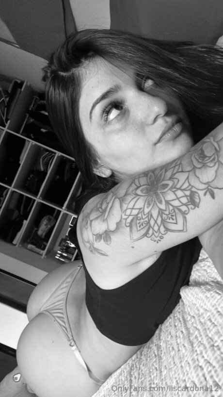 Liscardona12 エロティックなモデル 画像