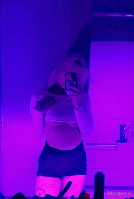 Morgylovesyou ポルノスター HD 画像