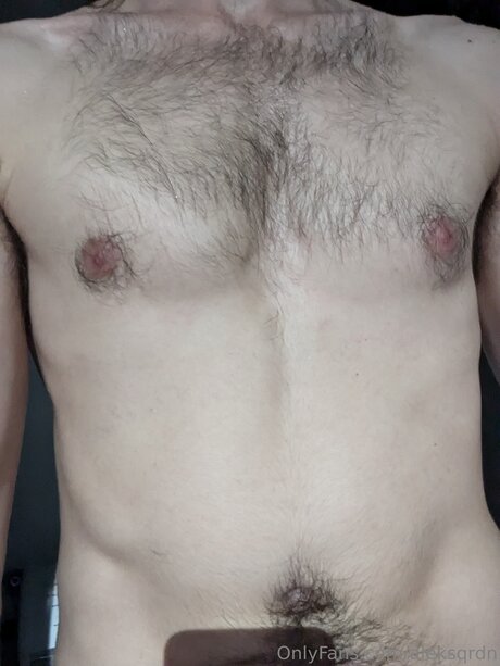 Aleksqrdn ホットスター 写真