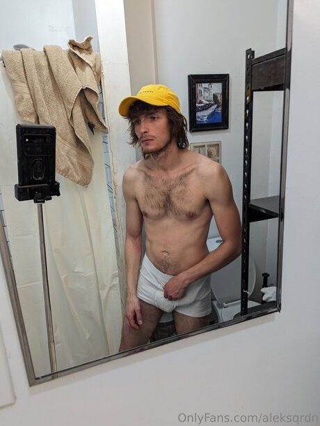 Aleksqrdn xxxモデル 画像