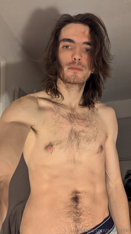 Aleksqrdn スター 裸 写真