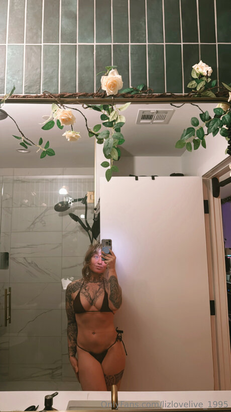 Lizlovelive 1995 美しいモデル 写真