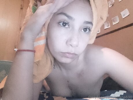 Enana690 ポルノスター 独占 写真