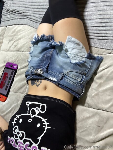 Mewslu7 素敵なモデル 写真