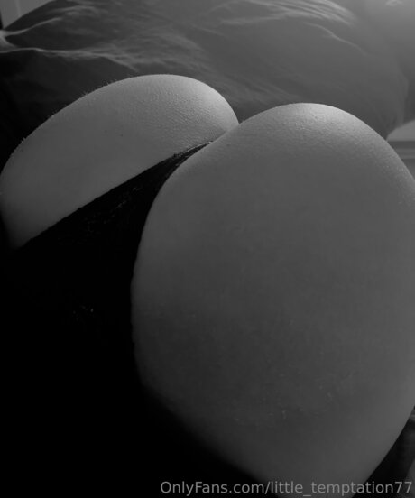 Little Temptation77 独占モデル 写真