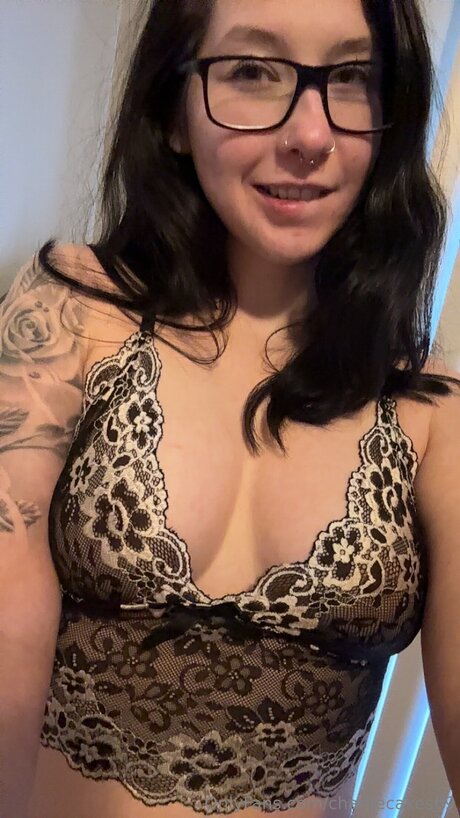 Charliecakes69 裸の女優 画像