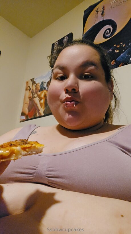 Ssbbwcupcakes ポルノモデル 写真