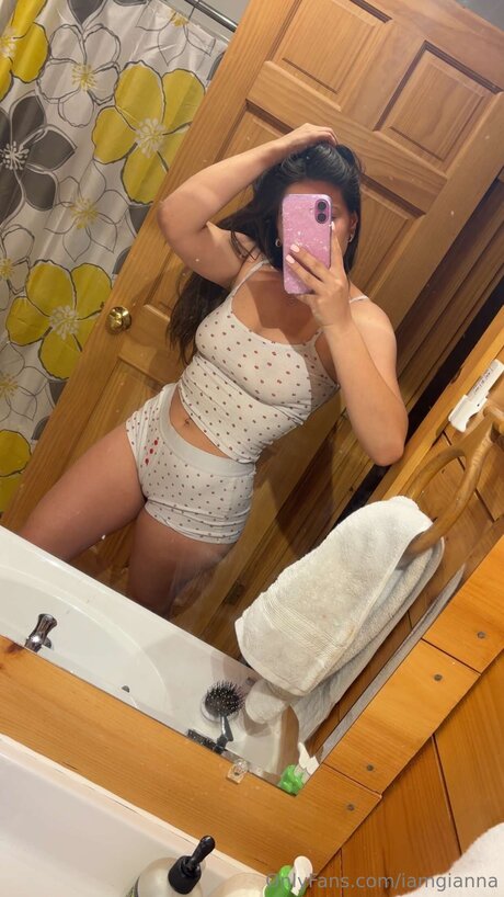 Iamgianna HDポルノスター 画像