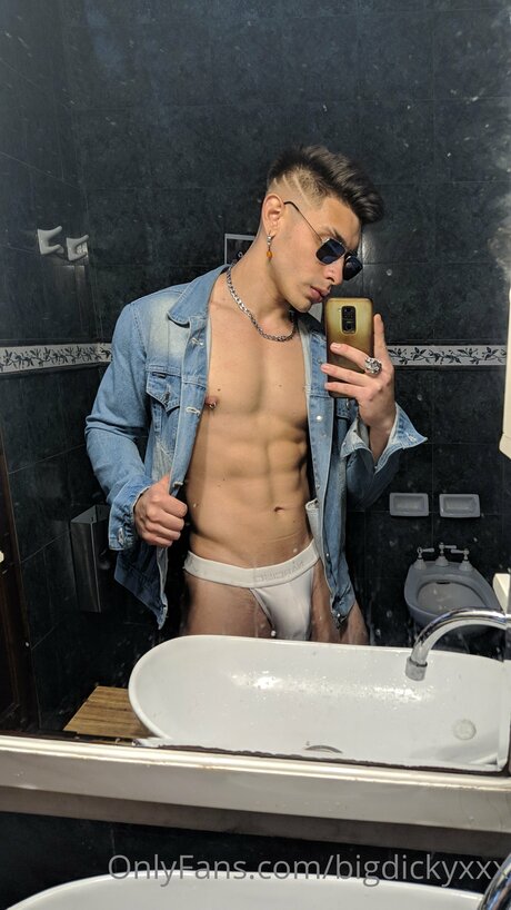 大きな黒いお尻のOnlyFans 無料 画像