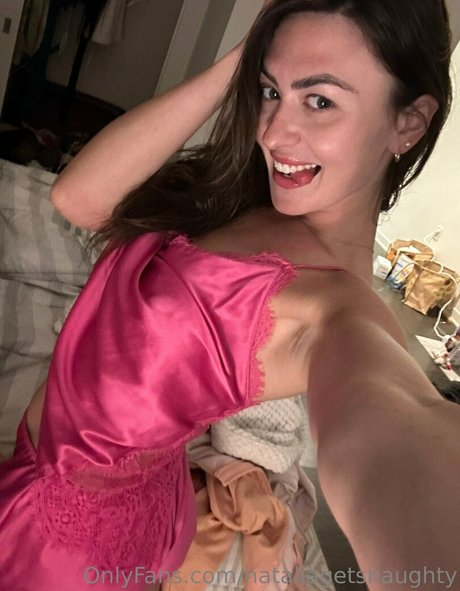 黒髪の熟女OnlyFans ホットヌード 写真