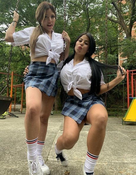 双子のOnlyFans アートポルノ 写真