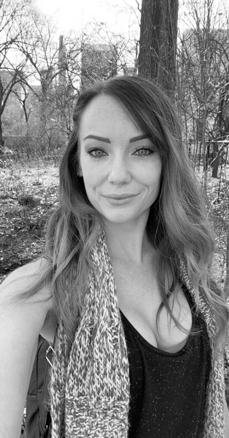 かわいい巨乳OnlyFans 無料ポルノ 写真