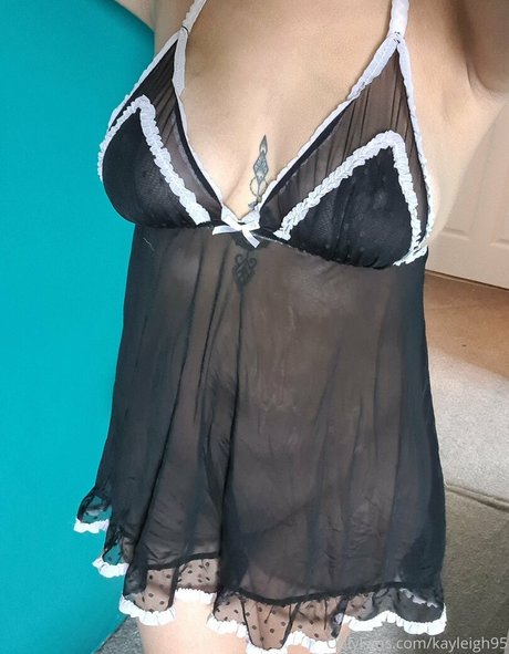 イギリス人熟女OnlyFans セクシー 写真