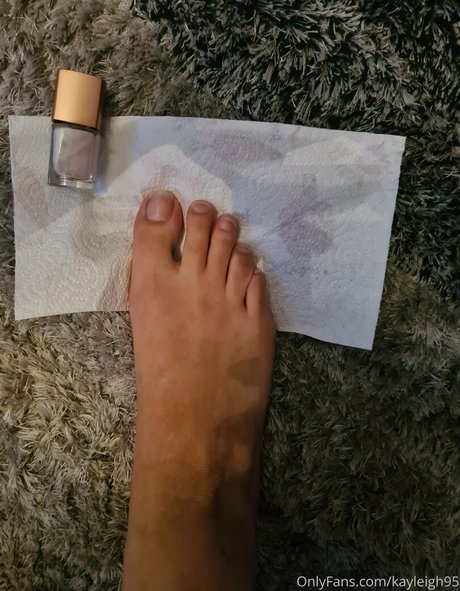 kayleigh95 ポルノモデル 写真