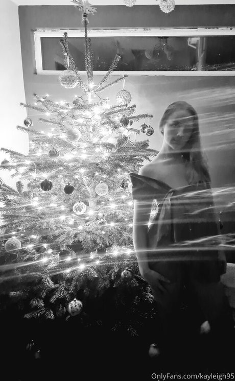 kayleigh95 ポルノ女優 写真