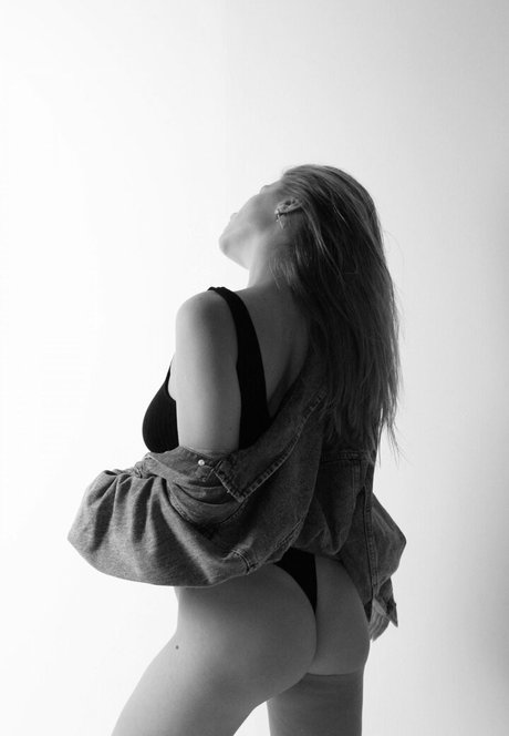 ぽっちゃりブロンドOnlyFans セクシーxxx 画像