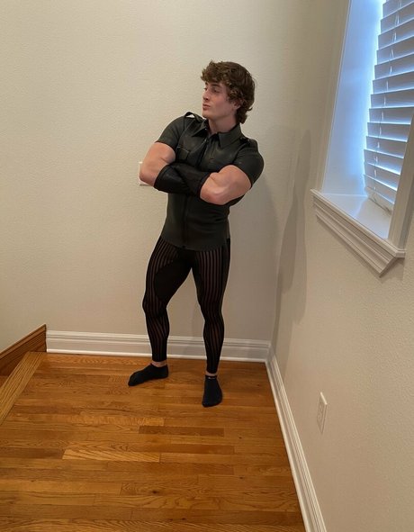 calebsky エロティック女優 写真