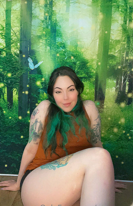 客室乗務員 OnlyFans セクシーxxx 写真