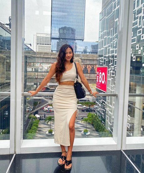 Mhyochi 完璧なポルノスター 写真