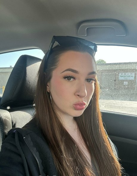 divaxxbabyfree ポルノモデル 写真