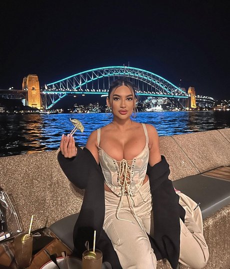 simmykk ポルノスター 美しい 写真