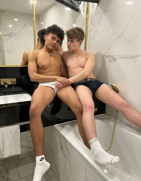 frostyonly 裸の女優 画像