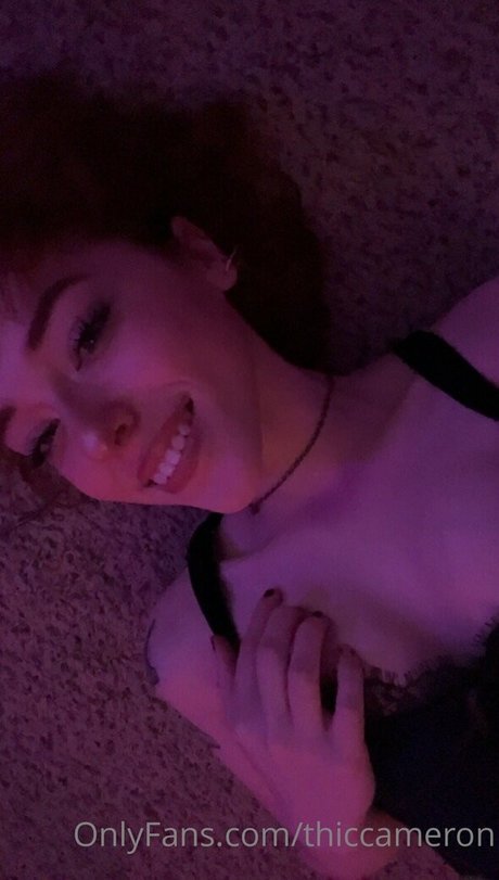 thiccameron 裸のスター 画像