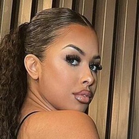 細身の巨乳OnlyFans 無料ポルノ ギャラリー