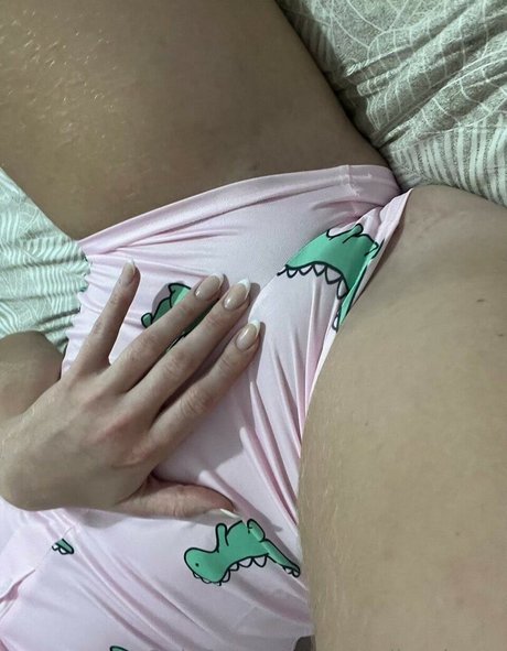 ルビーオンリーファン セクシー裸 ギャラリー