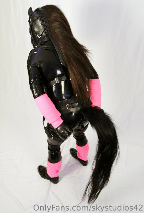 skystudios42 セックス女優 写真