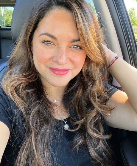 Bella Paz スター 裸 画像