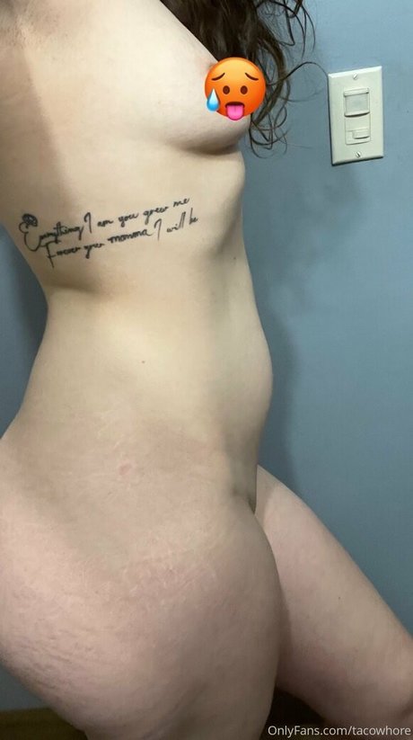 tacowhore 裸のモデル 写真