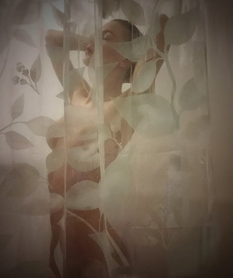 c antoinettemarie 独占スター 写真