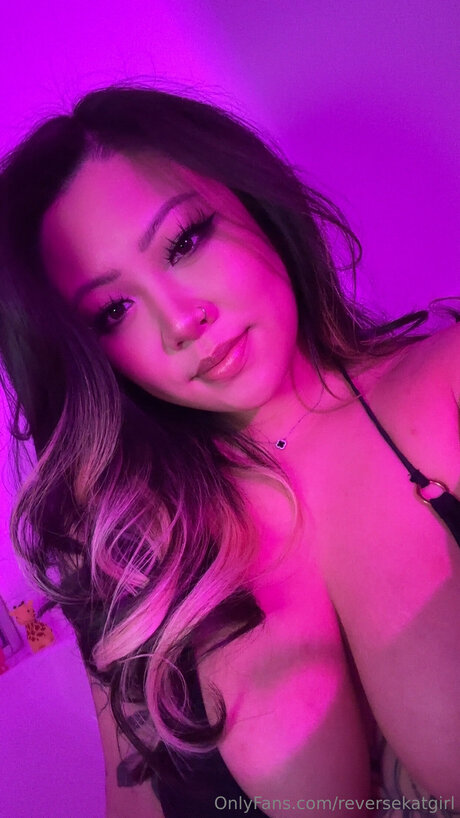 公共の場での猫のOnlyFans ポルノ 写真