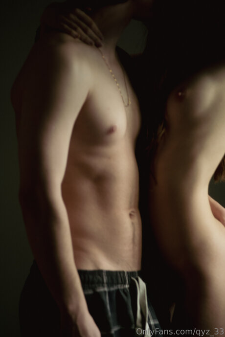Qyz 33 スター ヌード ギャラリー