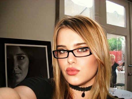 Lovewithanita ポルノスター 裸 画像