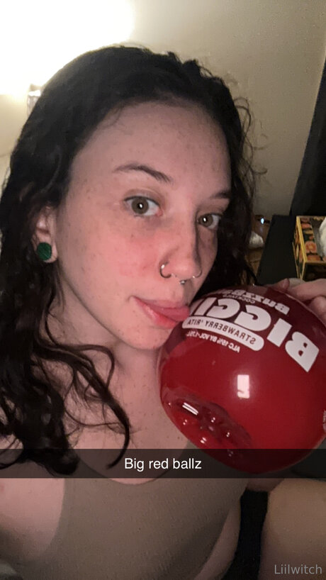 Liilwitch スター 裸 画像