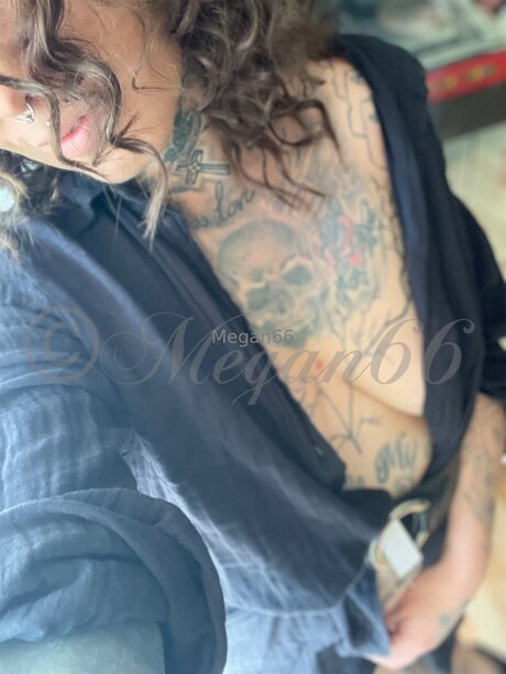 Megan 66 HDポルノスター 写真