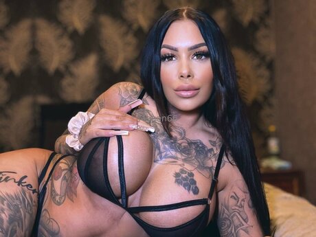 Megan 66 美しいモデル 画像