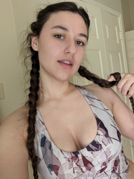 Aka Rose ポルノスター ホット 写真