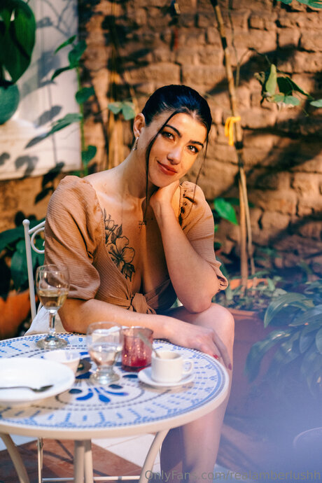 Realamberlushh 可愛い女優 写真