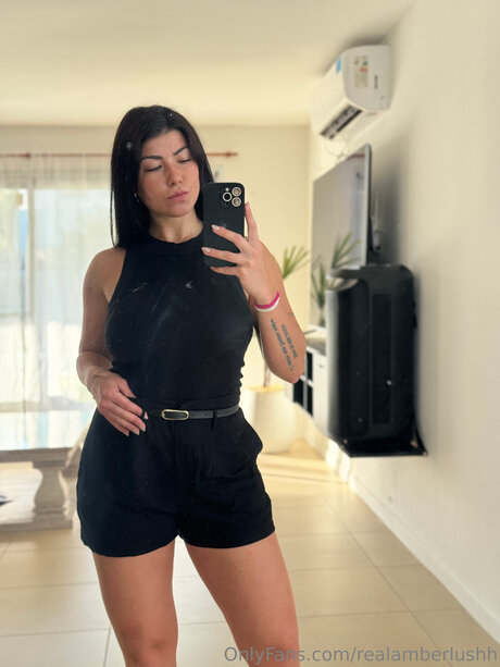 Realamberlushh 裸のスター アーカイブ