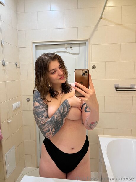 Youraysel スター ヌード ギャラリー