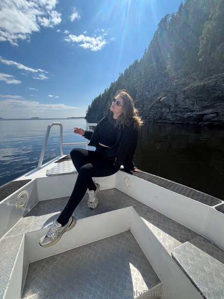 Youraysel アダルト女優 写真