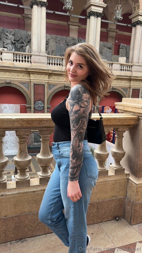 Youraysel ポルノスター パーフェクト 写真