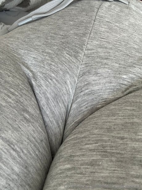 エモオンリーファン 無料ポルノ 画像