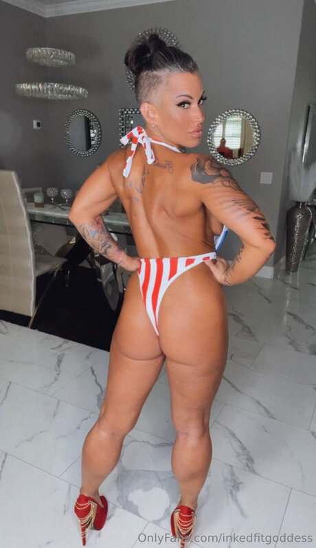 Inkedfitgoddess エロティックモデル 写真